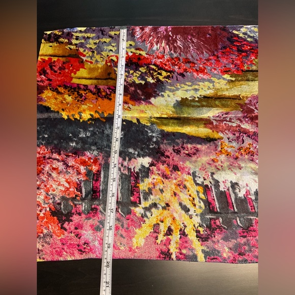 Bundle 3 of long scarves different sizes. One silk scarf and 2 polyesters. - Picture 3 of 12